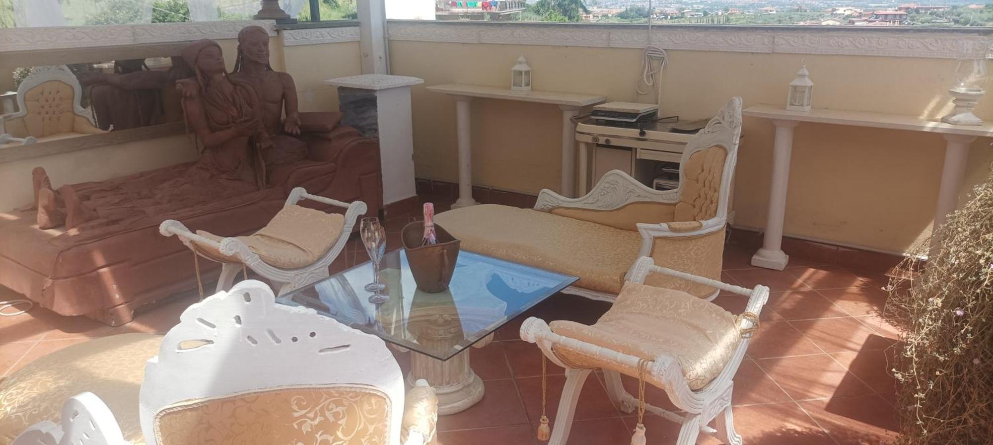 Homart Roof King Guest house *